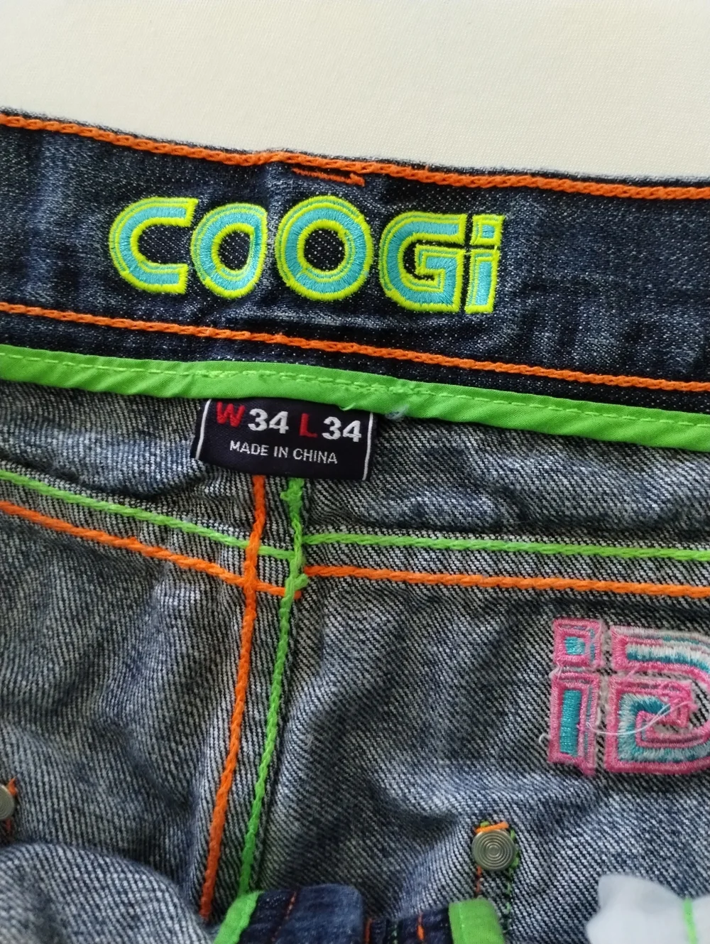 Coogi Men's Pants Y2K Spellout Denim Distressed Embroidered Size 34x 33 - Picture 11 of 14